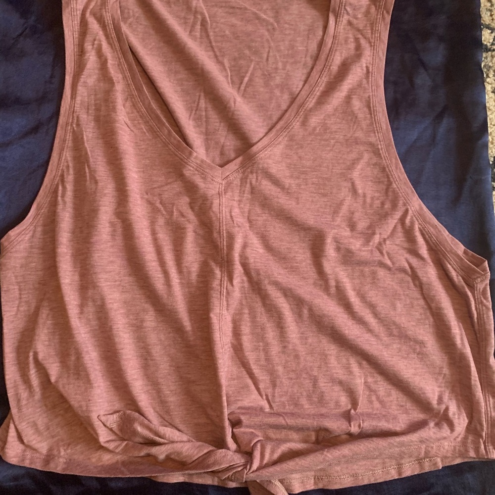 Lululemon top